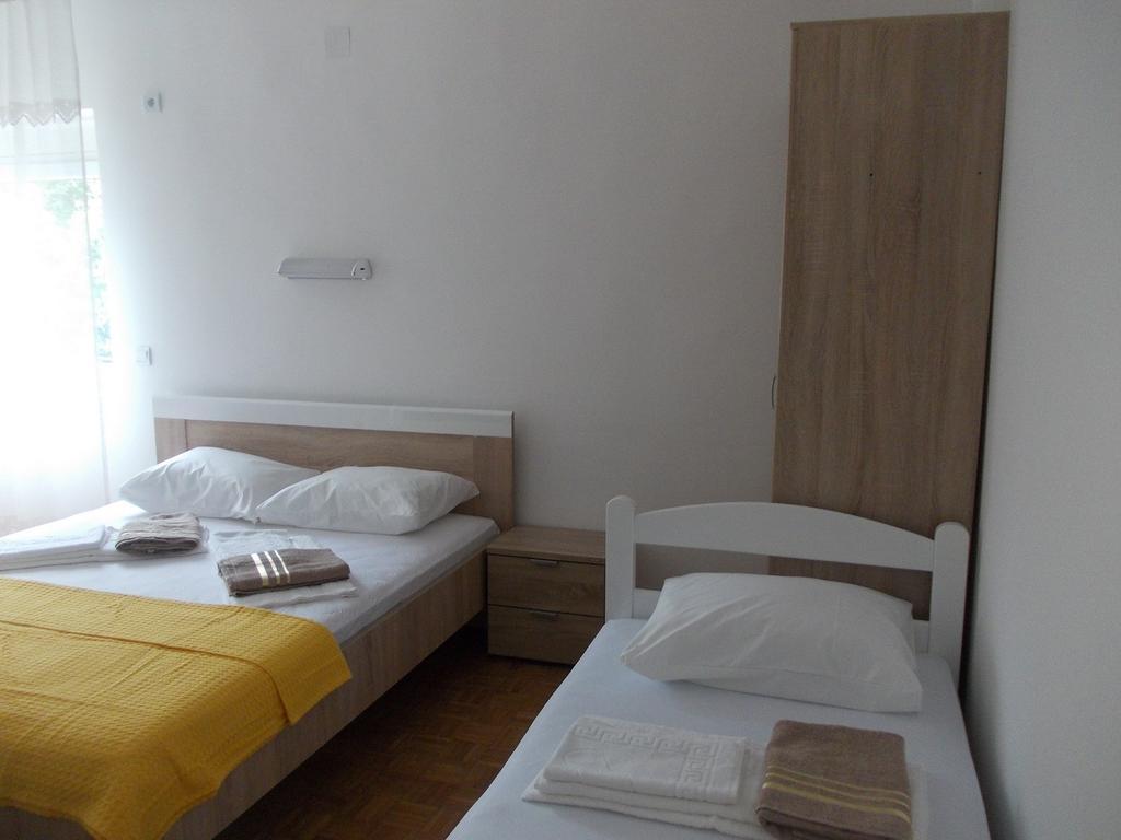 Apartments Idolga Bar Cameră foto